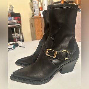 New Dolce Vita Womens 7 Black Leather Pointed Toe Side Zip Ankle Boots Gold Buck